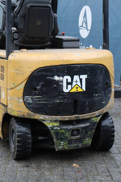 Electric forklift Caterpillar EP30K: picture 16