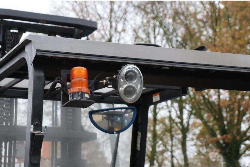 Electric forklift Caterpillar EP30K: picture 17