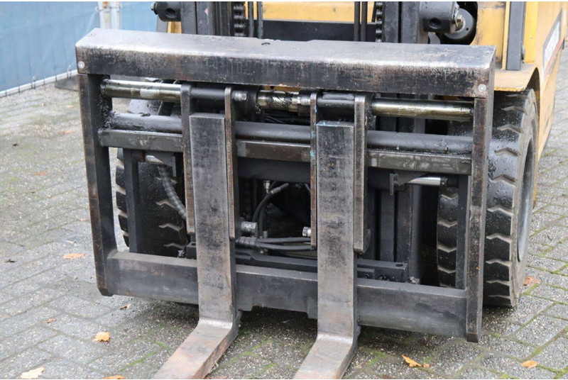 Electric forklift Caterpillar EP30K: picture 11