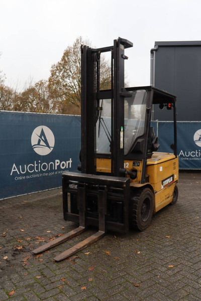 Electric forklift Caterpillar EP30K: picture 9