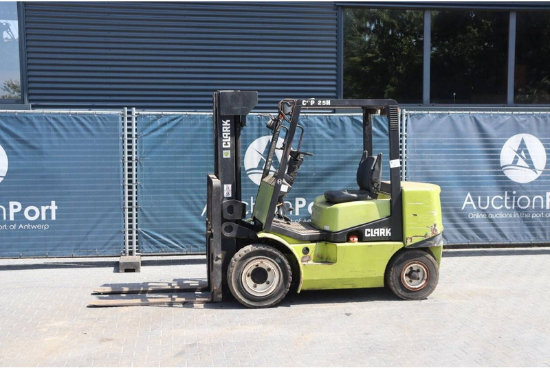 Clark CGP25H - Diesel forklift: picture 1 Clark CGP25H - Diesel forklift: picture 1