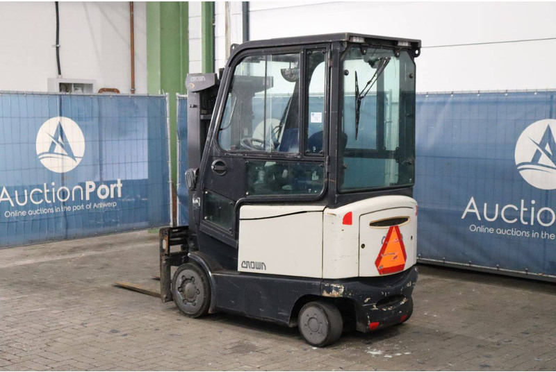 Crown FC4525-2.0 - Electric forklift: picture 3 Crown FC4525-2.0 - Electric forklift: picture 3