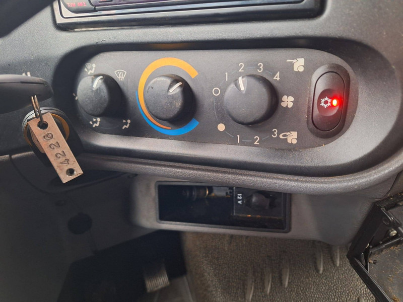 Dropside/ Flatbed truck DAF LF45-220: picture 11 Dropside/ Flatbed truck DAF LF45-220: picture 11