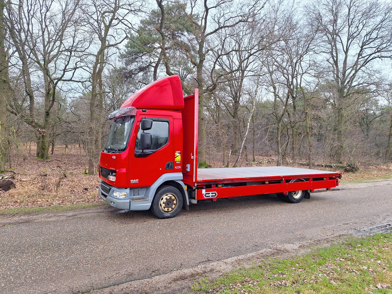 DAF LF45-220 - Dropside/ Flatbed truck: picture 1 DAF LF45-220 - Dropside/ Flatbed truck: picture 1