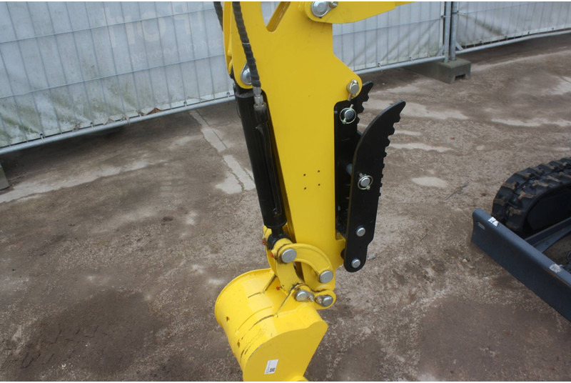 DigMaster DM100 - Mini excavator: picture 4 DigMaster DM100 - Mini excavator: picture 4