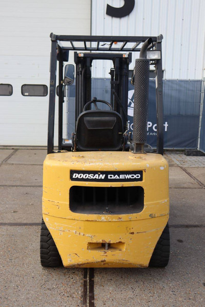 Doosan D30S-3 - Diesel forklift: picture 5 Doosan D30S-3 - Diesel forklift: picture 5