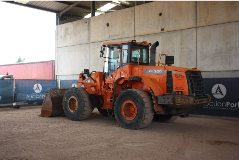 Doosan DL300 Series III - Wheel loader: picture 3 Doosan DL300 Series III - Wheel loader: picture 3