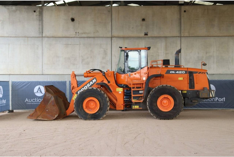 Doosan DL420 - Wheel loader: picture 2 Doosan DL420 - Wheel loader: picture 2