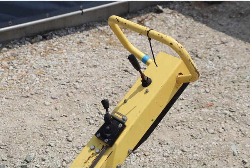 Vibratory plate Dynapac LG200: picture 18