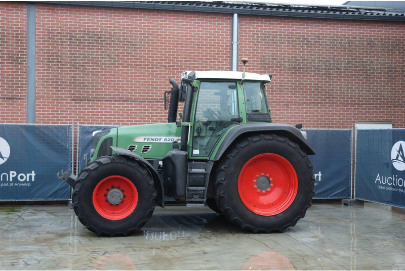 Fendt 820 Vario TMS - Farm tractor: picture 1 Fendt 820 Vario TMS - Farm tractor: picture 1