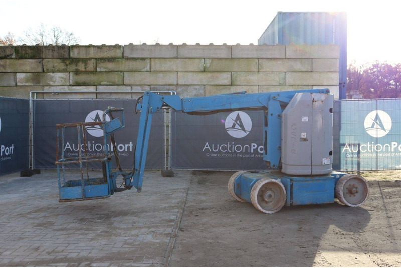 Genie Z-30/20N - Articulated boom: picture 1 Genie Z-30/20N - Articulated boom: picture 1