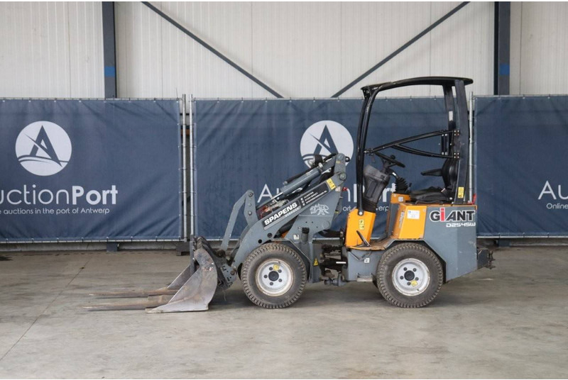 Giant D254SW - Wheel loader: picture 1 Giant D254SW - Wheel loader: picture 1