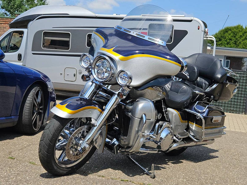 Harley-Davidson Electra Glide Ultra Classic (FLHTCUSE7) CVO - Motorcycle: picture 1 Harley-Davidson Electra Glide Ultra Classic (FLHTCUSE7) CVO - Motorcycle: picture 1
