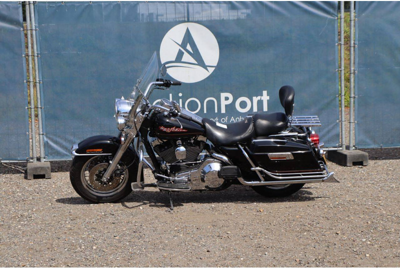 Harley-Davidson FLHR ROAD KING - Motorcycle: picture 1 Harley-Davidson FLHR ROAD KING - Motorcycle: picture 1