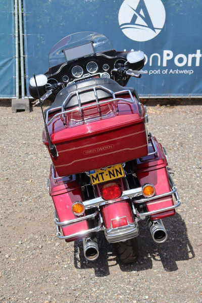 Harley-Davidson FLHTC - Motorcycle: picture 5 Harley-Davidson FLHTC - Motorcycle: picture 5