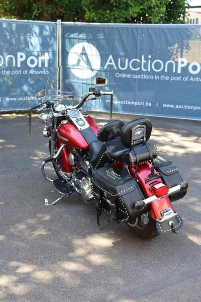 Harley-Davidson Heritage Softail Classic - Motorcycle: picture 4 Harley-Davidson Heritage Softail Classic - Motorcycle: picture 4