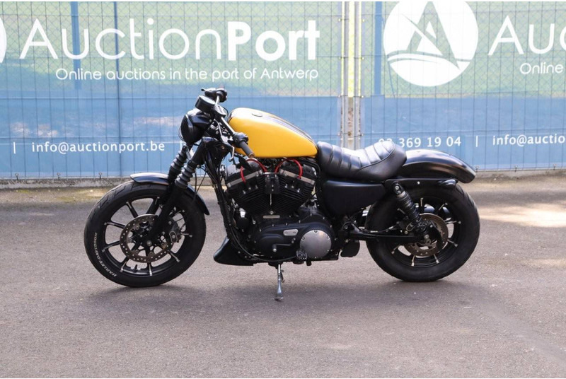Harley-Davidson Sporster XL 883 Iron - Motorcycle: picture 1 Harley-Davidson Sporster XL 883 Iron - Motorcycle: picture 1