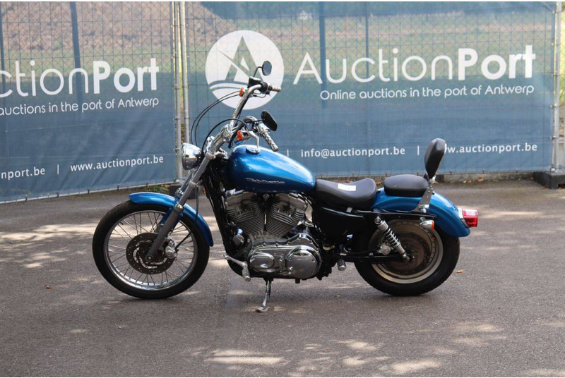 Harley-Davidson Sportster XL 883 Super Low - Motorcycle: picture 2 Harley-Davidson Sportster XL 883 Super Low - Motorcycle: picture 2