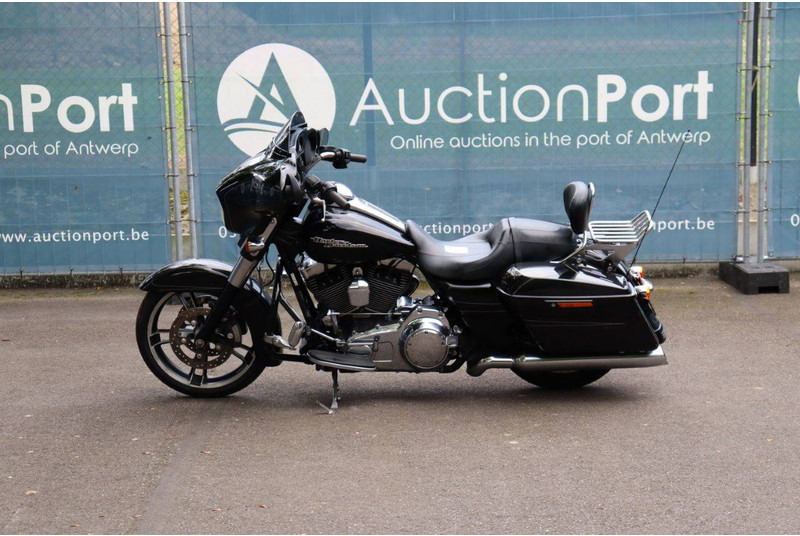 Harley-Davidson Street Glide - Motorcycle: picture 2 Harley-Davidson Street Glide - Motorcycle: picture 2