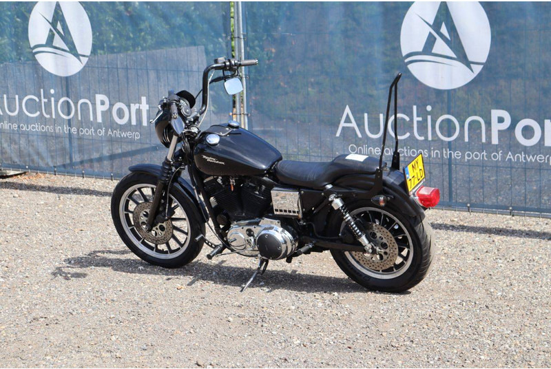 Harley-Davidson XLH 883 - Motorcycle: picture 3 Harley-Davidson XLH 883 - Motorcycle: picture 3
