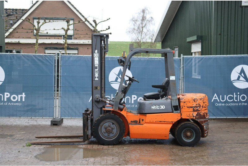 Heli HFD30 - Diesel forklift: picture 2 Heli HFD30 - Diesel forklift: picture 2