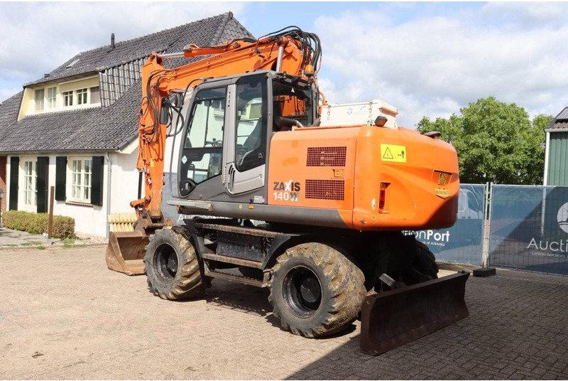 Hitachi ZX140W-3 - Wheel excavator: picture 4 Hitachi ZX140W-3 - Wheel excavator: picture 4