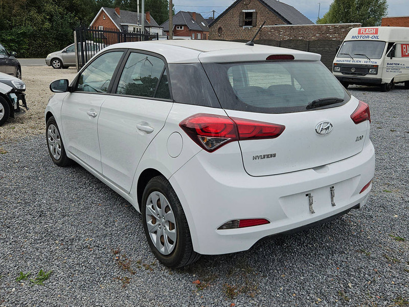 Hyundai i20 1.2 - Sedan: picture 1 Hyundai i20 1.2 - Sedan: picture 1