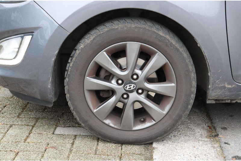 Sedan Hyundai i20: picture 14 Sedan Hyundai i20: picture 14