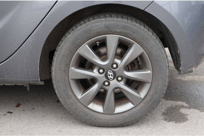 Sedan Hyundai i20: picture 15 Sedan Hyundai i20: picture 15