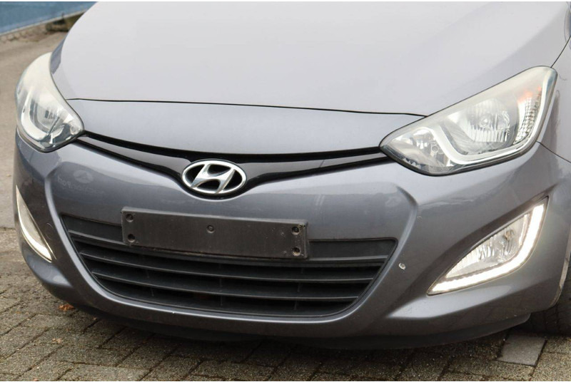 Sedan Hyundai i20: picture 11 Sedan Hyundai i20: picture 11