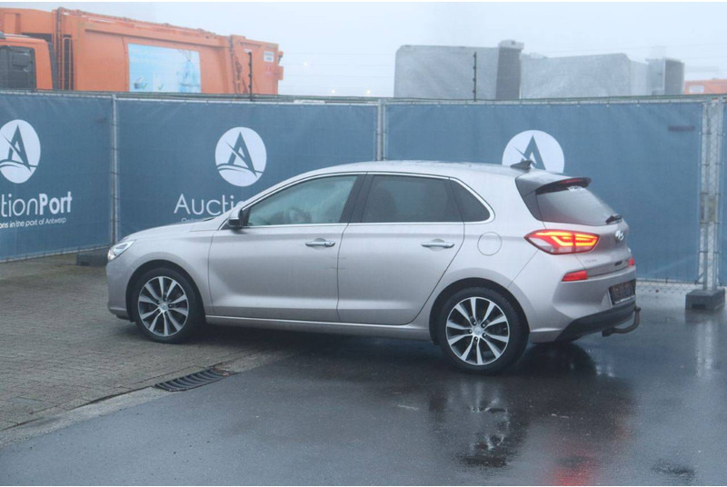 Hyundai i30 - Sedan: picture 4 Hyundai i30 - Sedan: picture 4