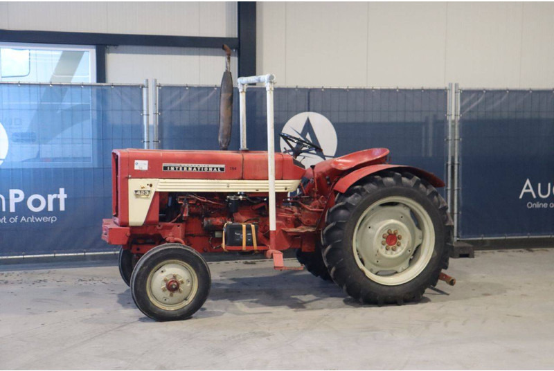 International 423 - Farm tractor: picture 1 International 423 - Farm tractor: picture 1