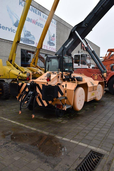 Farm tractor JCB SLP 532: picture 9 Farm tractor JCB SLP 532: picture 9