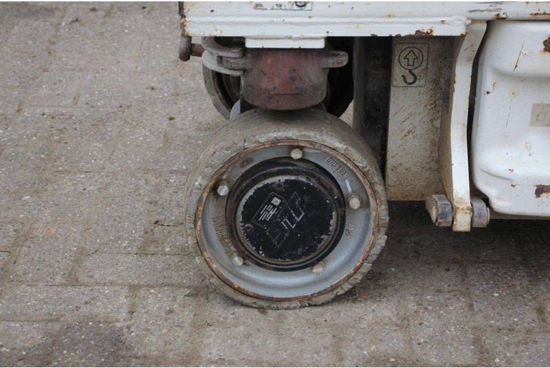 Scissor lift JLG 1930ES: picture 13