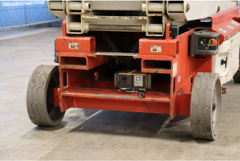 Scissor lift JLG 2646 ES: picture 11