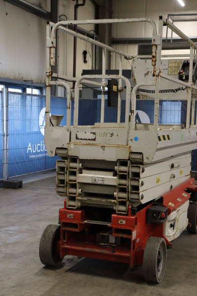 Scissor lift JLG 2646 ES: picture 10