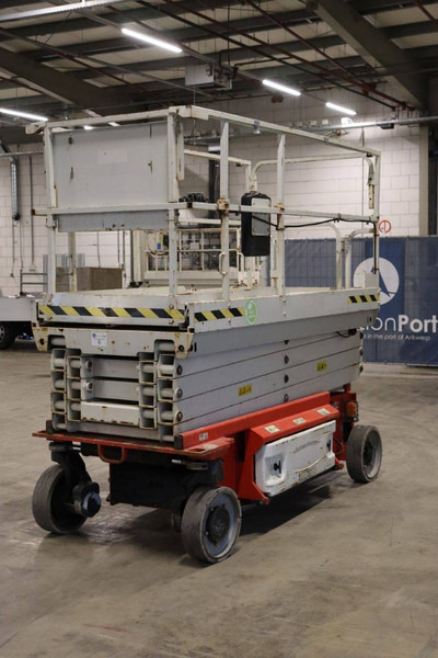 Scissor lift JLG 2646 ES: picture 6