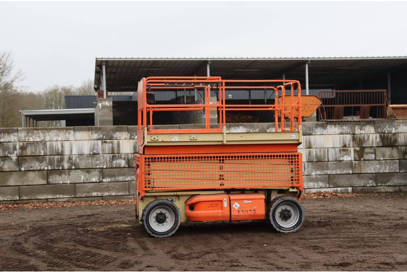 JLG - Scissor lift: picture 1 JLG - Scissor lift: picture 1