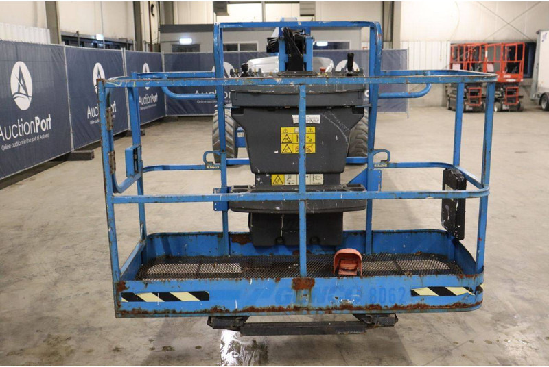 Telescopic boom JLG E600JP: picture 8