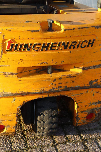 Electric forklift Jungheinrich EFG 290ZT: picture 17