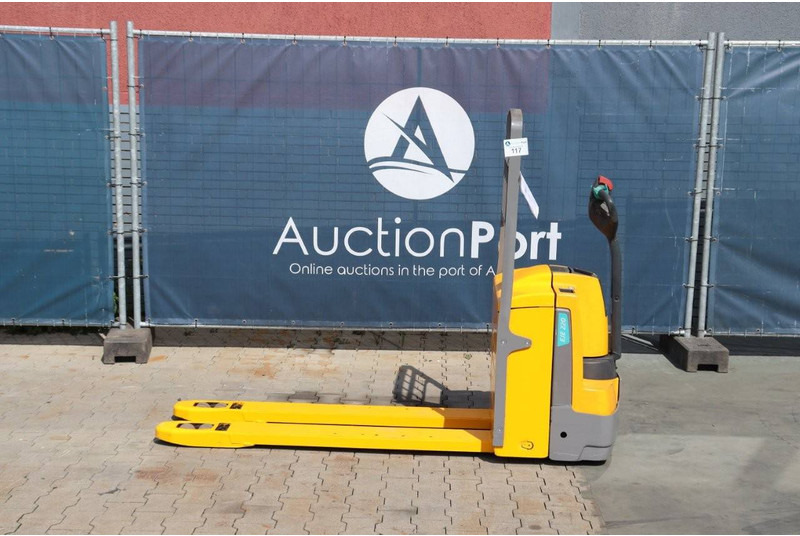 Jungheinrich EJE 220 - Pallet truck: picture 2 Jungheinrich EJE 220 - Pallet truck: picture 2