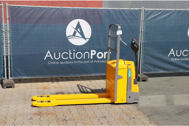 Jungheinrich EJE 220 - Pallet truck: picture 1 Jungheinrich EJE 220 - Pallet truck: picture 1