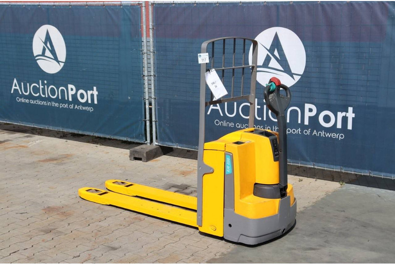 Jungheinrich EJE 220 - Pallet truck: picture 3 Jungheinrich EJE 220 - Pallet truck: picture 3