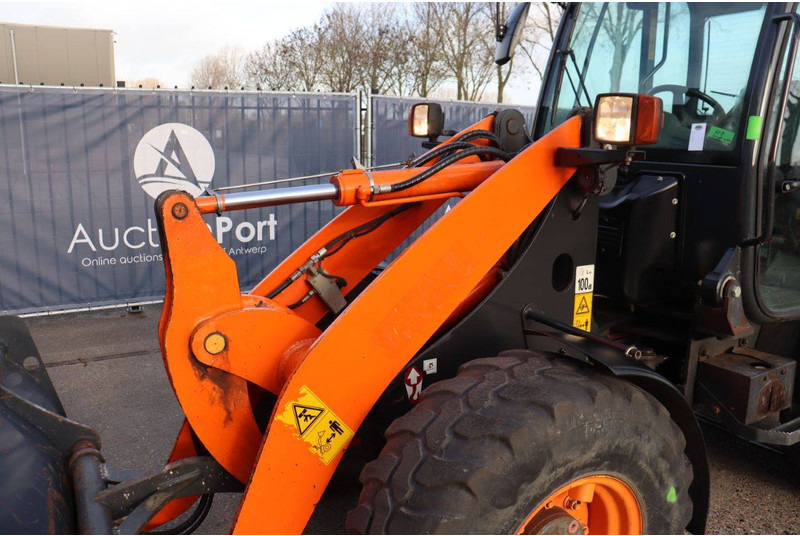 Wheel loader Komatsu WA70-7: picture 12