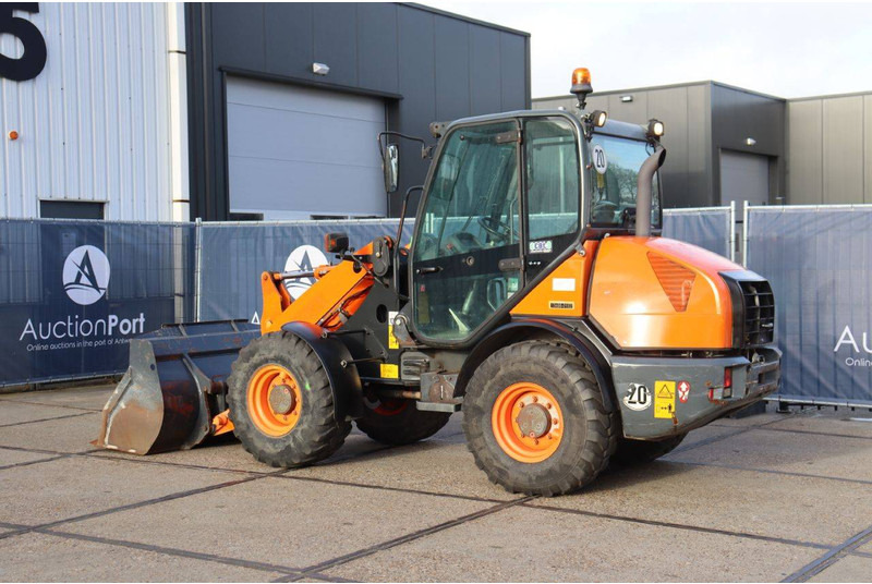 Komatsu WA70-7 - Wheel loader: picture 3 Komatsu WA70-7 - Wheel loader: picture 3