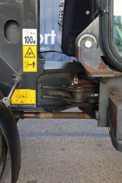 Wheel loader Komatsu WA70-7: picture 15