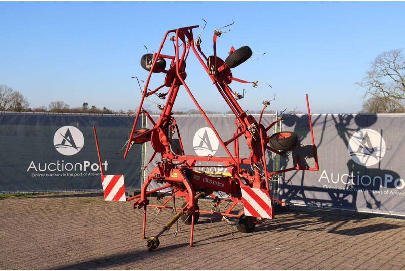 Lely LOTUS STABILO - Tedder/ Rake: picture 3 Lely LOTUS STABILO - Tedder/ Rake: picture 3