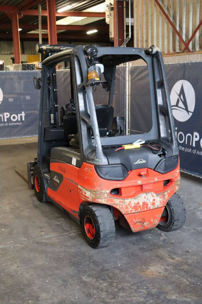 Linde E25PL - Electric forklift: picture 4 Linde E25PL - Electric forklift: picture 4