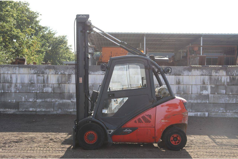 Linde H30CNG - LPG forklift: picture 2 Linde H30CNG - LPG forklift: picture 2