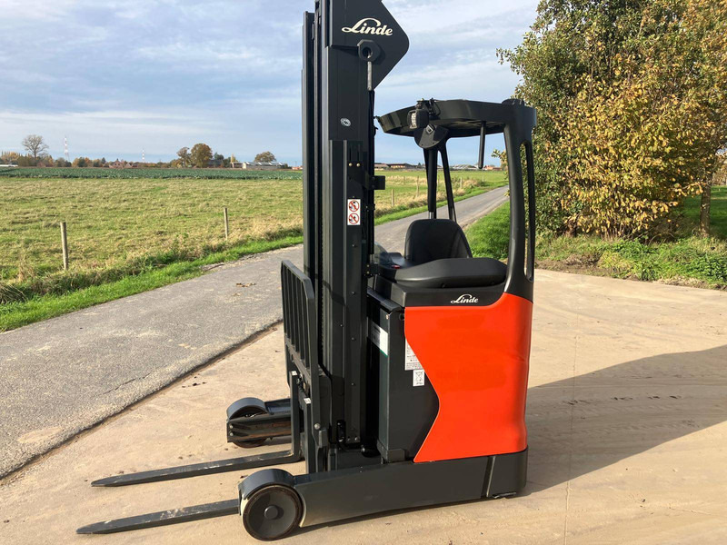 Linde R12N-01 - Reach truck: picture 2 Linde R12N-01 - Reach truck: picture 2